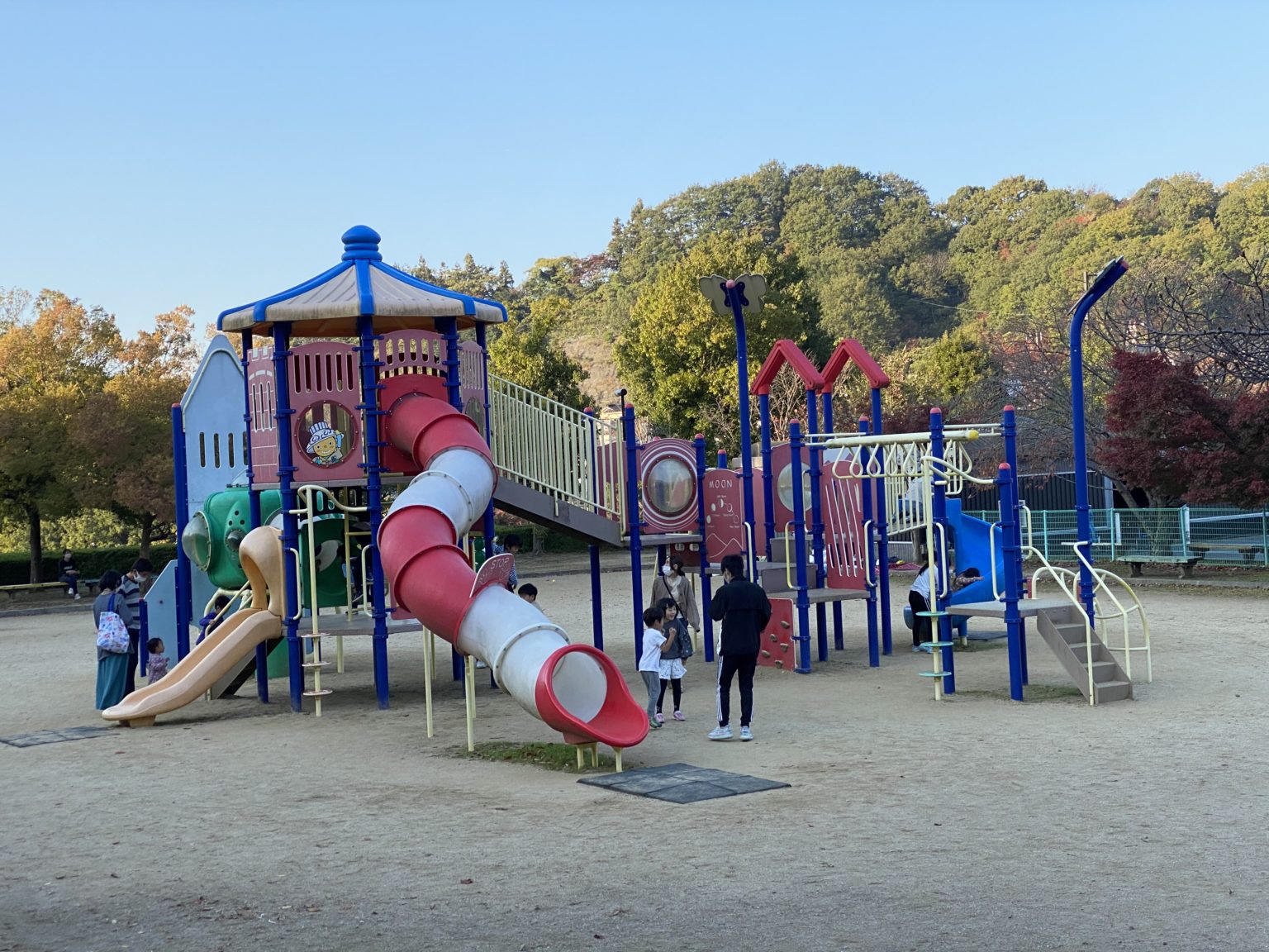 【砥部町】陶街道ゆとり公園!おもしろ自転車と長いローラー滑り台がおすすめ!! ひめっこ日和 【砥部町】陶街道ゆとり公園!おもしろ自転車と長いローラー滑り台がおすすめ!! ひめっこ日和
